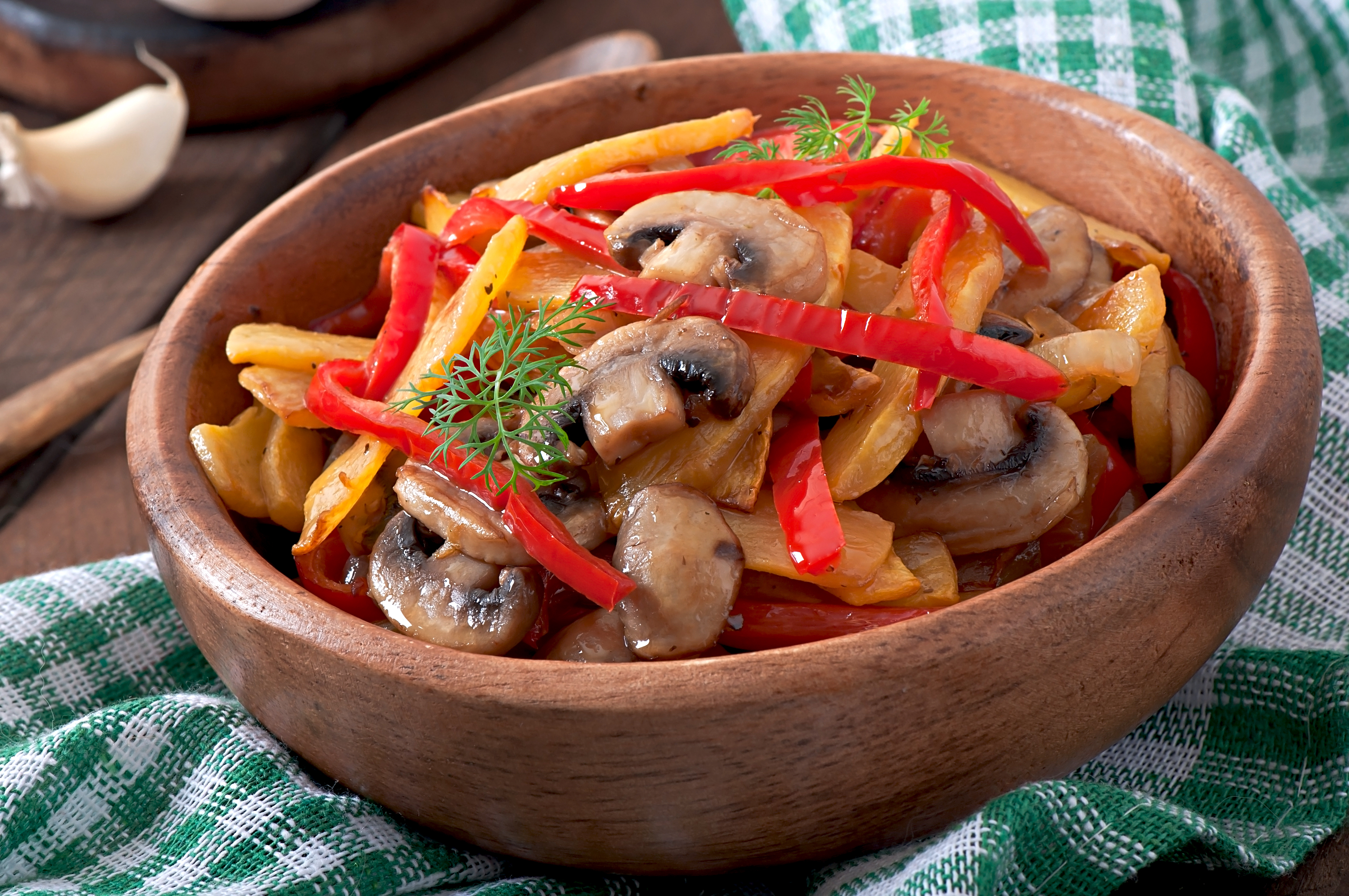 Sauteed mushrooms with pumpkin and sweet pepper(238 kcal)